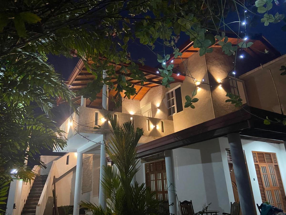 Mirissa Gold Rush Villa Exteriör bild
